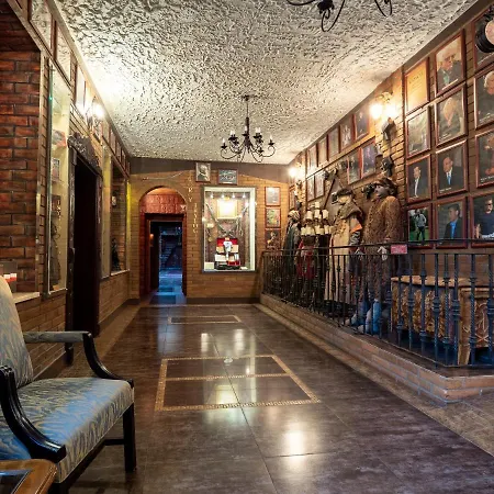 Trylogia ホテル 3*