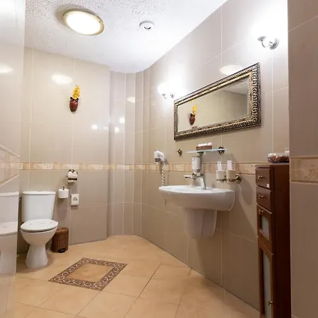 Trylogia ホテル ジェロンカ